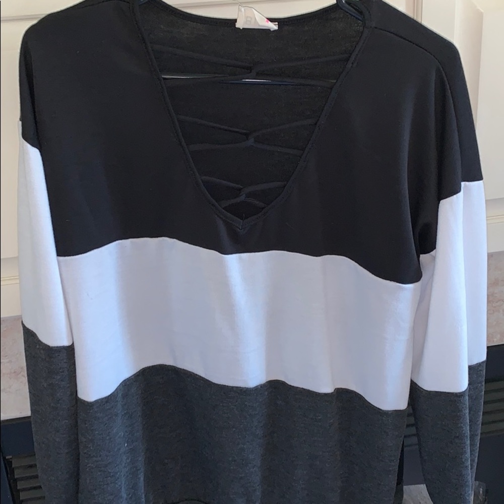 Pull Over Sweatshirt - Picture 2 of 3